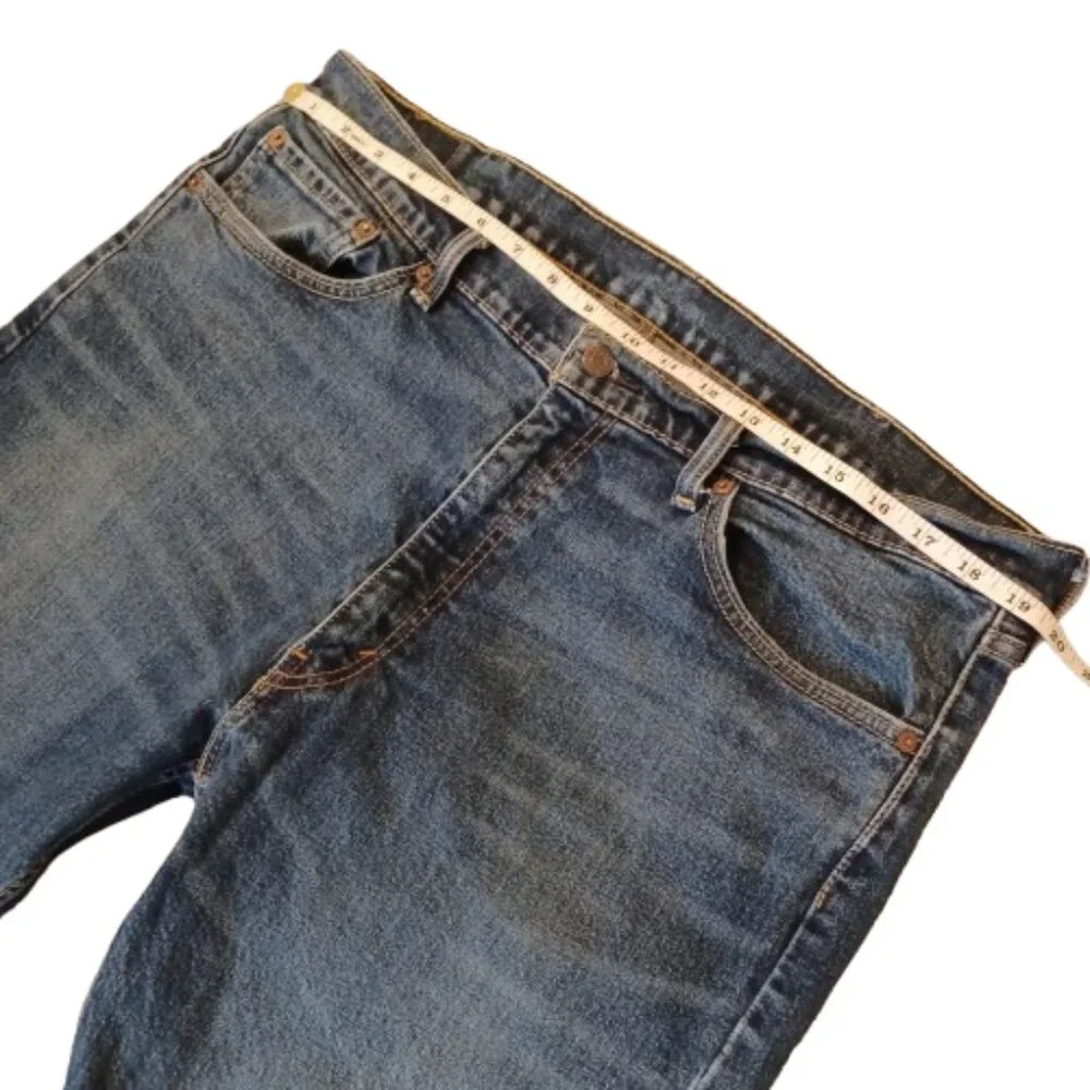 MEN'S LEVI'S BLUE JEANS 505 Straight Leg Medium Wash Denim Size 40W X 30L
